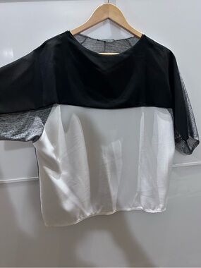 Zara Colorblocked Black and White Short Sleeve Top